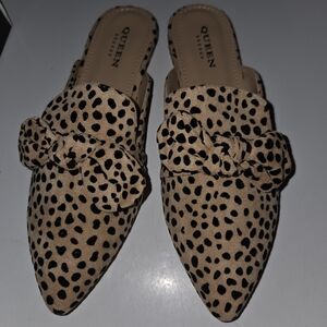 Beige Leopard-Print Pointed Toe Slides